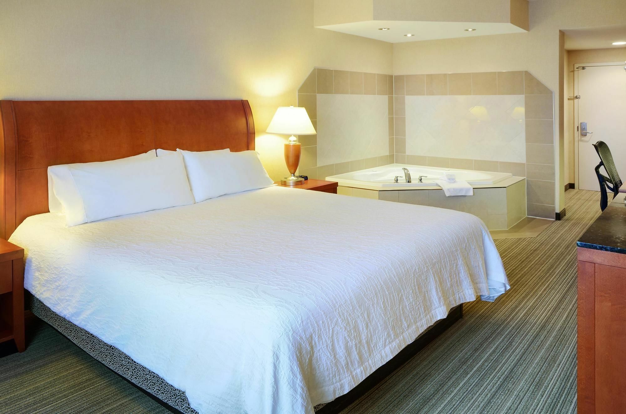 Hilton Garden Inn Toronto/Берлингтон Экстерьер фото